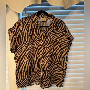 Elie Tahari Linen Brown & Black Zebra Print Short Sleeve Shirt